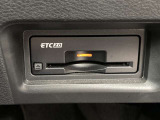 ETC2・0 ナビゲーションと連動モデル。充実したETC機能に加えて、ITSスポットとの高速、大容量、双方向の通信が可能で、次世代の運転支援サービスを受けることができます。
