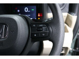 Hondaセンシングの機能のひとつ、アダプティブクルーズコントロール付!アクセルから足を離しても設定したスピードと前車との車間を保ち走行してくれます!車線維持もアシスト☆高速道路で疲労軽減ですね☆