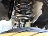 お車を安心してお乗りいただく為には、足回りの定期点検が欠かせません。サービスサポート(有償保証)では無料点検もご提供しており、安心のカーライフをお過ごしいただけるサポート体制が整っています。