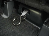 重い荷物もスロープと電動ウインチで楽に積載。車いす以外の荷物もウインチでしっかり固定できるので安心です♪