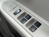 【パワーウインドウ】運転席のスイッチで、各席の窓ガラスの開閉ができます!あると便利ですよね!