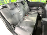 コンパクトカーですが、セカンドシートは十分な広さがあり快適にお乗りいただけます♪シートを倒して大きな荷物を積んだりと、用途の幅が広い1台です。