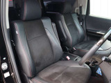 【車屋】として、長く車業界に従事した経験豊富なスタッフが多数在籍しております。