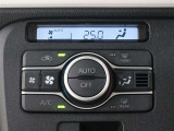 オートエアコンを装備しております!自動で調整してくれますので、車内も快適です☆