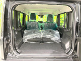普段のお買い物や通勤、送迎等に十分な荷室スペースを確保しております。セカンドシートを倒すと、大きな荷物の積載も可能です♪
