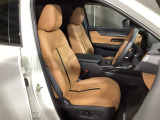 シートカラーはお洒落なタンカラー!上質な雰囲気が人気です!