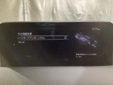 ハンドル操作をアシストすることにより車線からの逸脱回避を支援します。