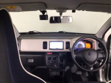 【前方視界】開放的な前方視界!運転がしやすく疲れにくいです♪窓が大きく、見通しがとっても良いおクルマですよ♪