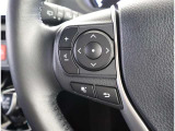 運転中でも手元で操作できます。