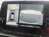 周囲の状況が分かるアラウンドビューモニター搭載。苦手な縦列駐車もこれがあれば安心ですね。