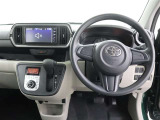 運転席から見たハンドルダッシュまわりになります。