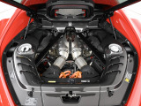 パワートレインは3.0L V6ツインターボエンジンに加えてモーターを搭載し、830馬力(カタログ値)を発揮します。