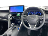 運転席まわりです。 各操作スイッチは使いやすい位置に配置されてます。
