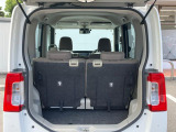 普段のお買い物や通勤、送迎等に十分な荷室スペースを確保しております。セカンドシートを倒すと、大きな荷物の積載も可能です♪