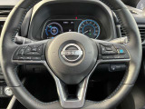ハンドルには各種スイッチがありますが、運転中でも操作がしやすくなっております。
