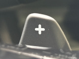 ★パドルシフト★ ハンドルにある『+』と『-』のレバーを指先で操ることで、マニュアル車感覚のシフトチェンジが楽しめるパドルシフトです☆