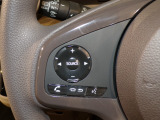 【ステアリングリモコン】ステアリングにオーディオ調節可能なスイッチが装備されていますので運転中でも視線をそらさずにオーディオの調節が可能です!