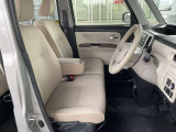 運転のしやすさや、乗り降りにも配慮した運転席