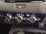 オートエアコン装着車で車内はいつも快適です!