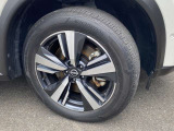日産純正アルミホイールになります。