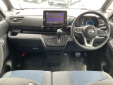 運転席周りの画像です。
