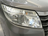 LEDヘッドライトです。デザイン性がよくとても明るいので、夜間の走行や悪天候でも安心です。しかも長寿命!