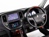 使いやすさや安全性を追求したステアリング周り!高級車ゆえにスイッチ類が多いのも特徴ですね!考え尽くされた配置ですぐに使いこなす事が出来ますのでご安心下さい!是非、体感してみて下さい!!