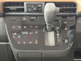 ボタンでの簡単な操作で室内を快適な温度にします。夏場・冬場でも快適なドライブができます!さらにクリーンフィルターの採用で車内の空気をキレイにするなど、いろいろな機能を持つ便利なオートエアコン。