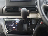 ストレート式のシフトレバーを採用しております♪シンプルなので、誰でも使いやすいですネ☆