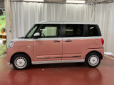 【スマートアシスト搭載車】 衝突回避支援ブレーキ機能(対車両・歩行者)、衝突警報機能(対車両・対歩行者)、誤発信抑制制御機能などの機能で安全な運転をサポートします。