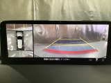 狭い場所での駐車やすれ違いなどでより的確な運転操作に役立つ360&deg;ビューモニターが装備されています。