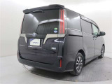 大きすぎず、小さすぎず、運転もしやすくシートアレンジも多彩で、どの世代の方にも気に入っていただけるお車です♪