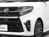 悪天候や夜間走行時も良好な視界を確保し安心して運転できる高輝度LEDヘッドライトを装備!省電力&長寿命。見た目もクールです。