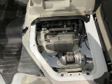 助手席下のエンジンルームです♪お買い上げの際は日産整備士がメンテナンス整備を実施してお渡し致します☆