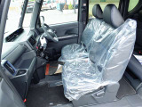 もちろんフロアマットも洗浄済みで綺麗になってます!この綺麗な車をぜひ貴方へ!!!