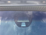 シティブレーキアクティブシステム。低速走行中に前方の車両等を認識し、衝突しそうな時は警報とブレーキで衝突回避と被害軽減をアシストします!