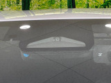 【プリクラッシュセーフティ】前方の車両等を検知し、衝突しそうな時は警報で注意を促し、ブレーキを踏む力をサポート。ブレーキを踏めなかった場合は衝突被害軽減ブレーキが作動、衝突回避をサポートします。