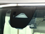【スマートブレーキサポート】走行中に前方の車両等を認識し、衝突しそうな時は警報とブレーキで衝突回避と被害軽減をアシスト。より安全にドライブをお楽しみいただけます。