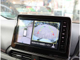 『1台』のお車に対して、3名体制で日々議論を重ね仕入れを行っております。