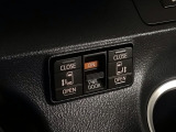 【両側パワースライドドア】両側がパワースライドドアになっており、運転席のスイッチやスマートキーでも開閉が可能です!開口部も広いので乗り降りも楽々♪