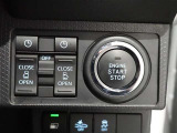 左右のパワースライドドアの開閉操作が運転席からも出来てとても便利です!