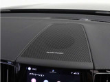 【harman/kardon】世界のオーディオファン垂涎のプレミアムサウンドシステムを搭載。原音に近い音場空間を忠実に再現。乗る人すべてに最良の音響体験を提供します。
