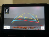 バックモニターで、後方を確認しながら安心して駐車することができます。運転初心者も熟練者も必須の機能ですよ!