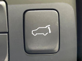 【パワーバックドア】スマートキーや運転席のボタンを押すだけでリアゲートが自動で開閉します!荷物を持っている時や、高い位置にあるバックドアを閉める際に便利な機能です♪