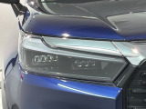 LEDヘッドライトは、点灯の瞬間から最大光量を発揮し、突然暗くなるトンネルなどでの安定感を高めます。