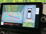 【パノラミックビューモニター】専用のカメラにより、上から見下ろしたような視点で360度クルマの周囲を確認することができます☆死角部分も確認しやすく、狭い場所での切り返しや駐車もスムーズに行えます。