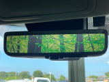 【デジタルインナーミラー】後席の大きな荷物や同乗者で後方が確認しづらい時でも安心!カメラが撮影した車両後方の映像をルームミラー内に表示。クリアな視界で状況の確認が可能です!