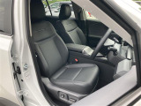【 メモリー付パワーシート 】シートポジションがしっかり決まると、運転操作が楽になりますね♪微調整が可能なので、様々なシーンでも活躍できます。