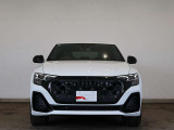 Audi Q8 55 TFSI quattro S line /Audi rings & ブラックスタイリング/アルミホイール 10Yスポークデザイン ブラックメタリック 10Jx22 /