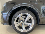 22&rdquo;Five Spoke Directional Wheel-Polished